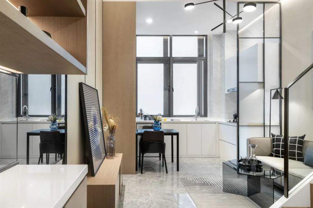 奥园冠军城135平方米复式-现代轻奢风格家装设计室内18新利登录(中国)有限公司