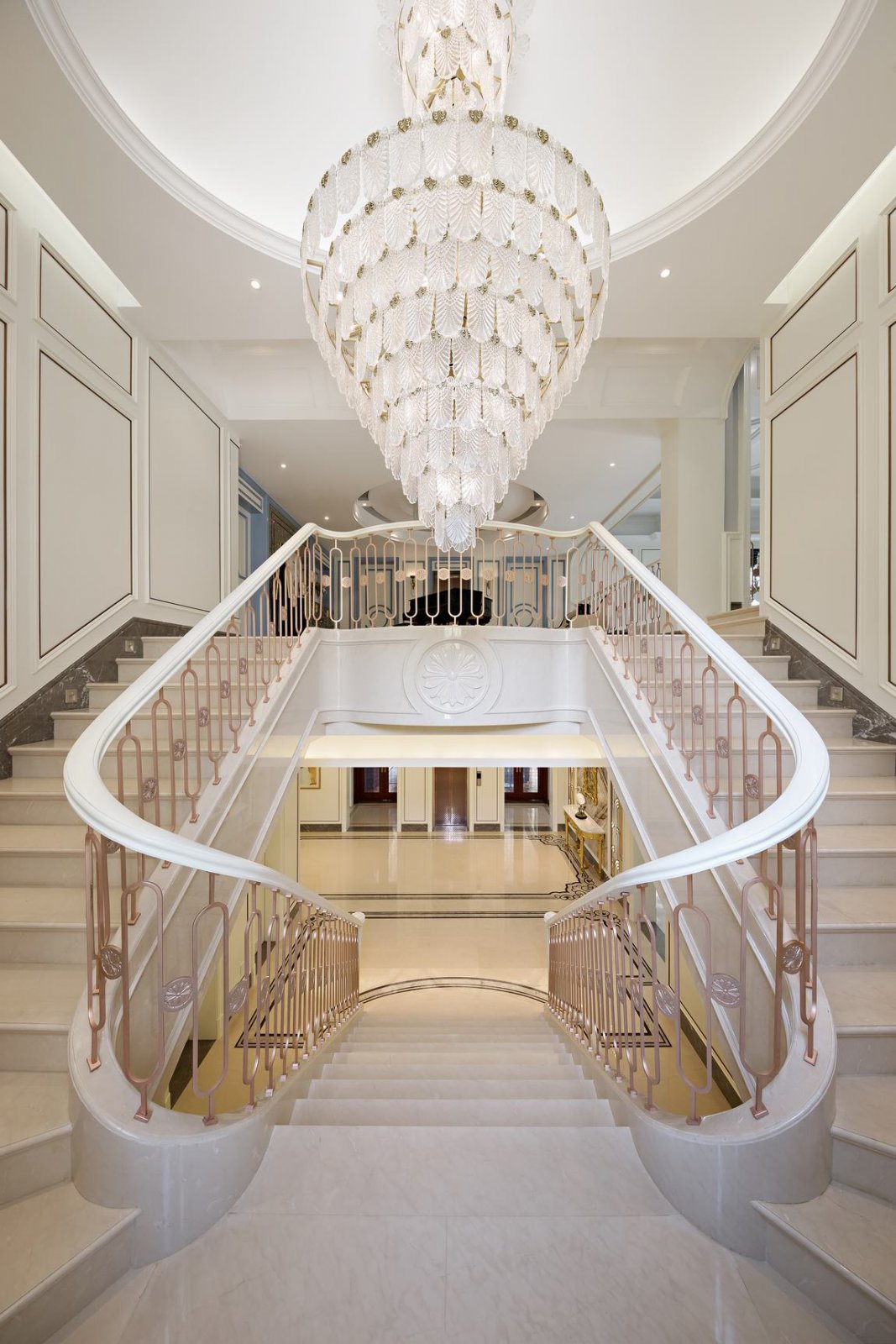 欧式奢华风格家装设计室内18新利登录(中国)有限公司-楼梯