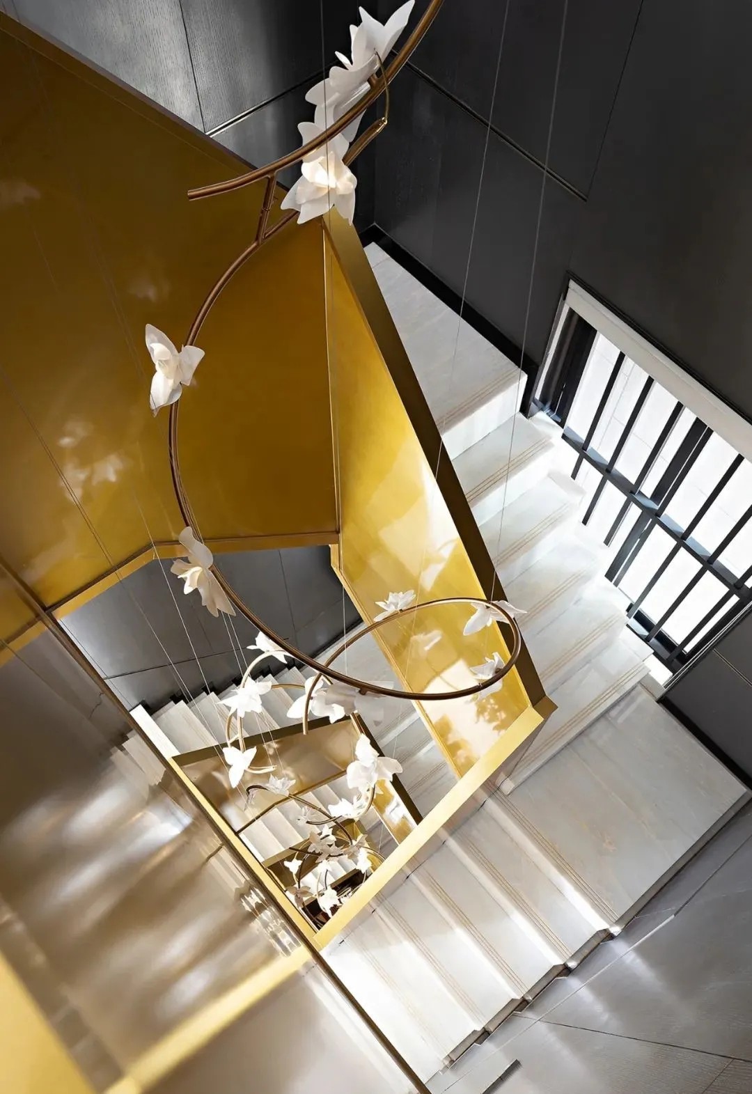 现代轻奢风格别墅室内设计家装案例-楼梯